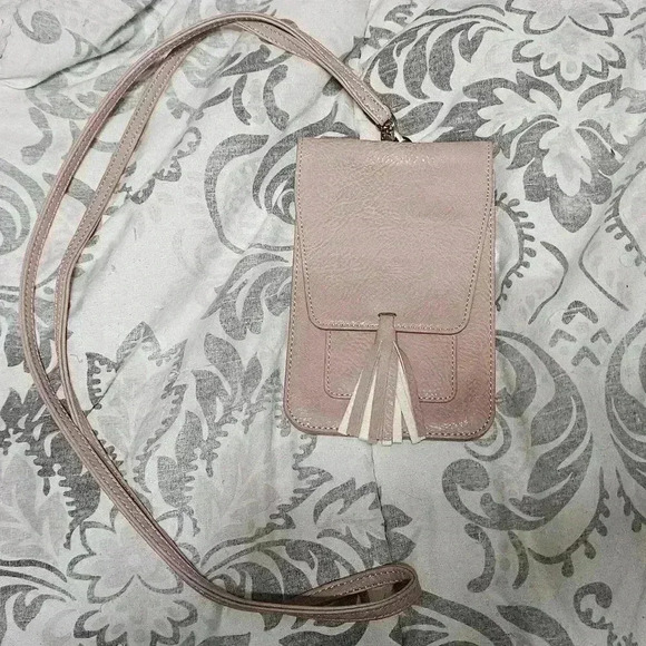 Handbags - EUC! Small blush pink crossbody!